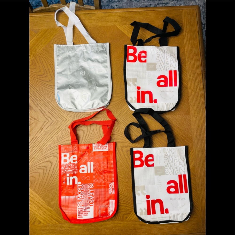 Lululemon recyclable bags